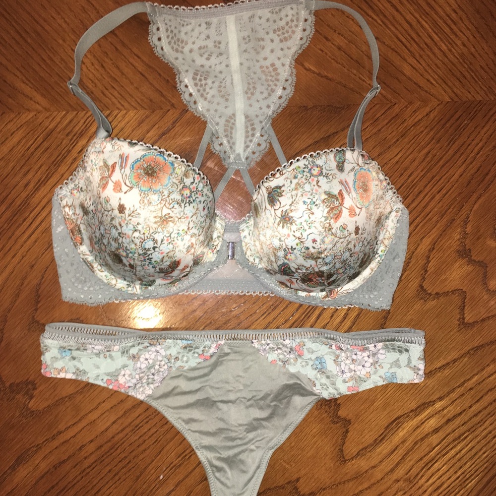 Victoria’s Secret Dream Angels Lined Demi Bra 34D